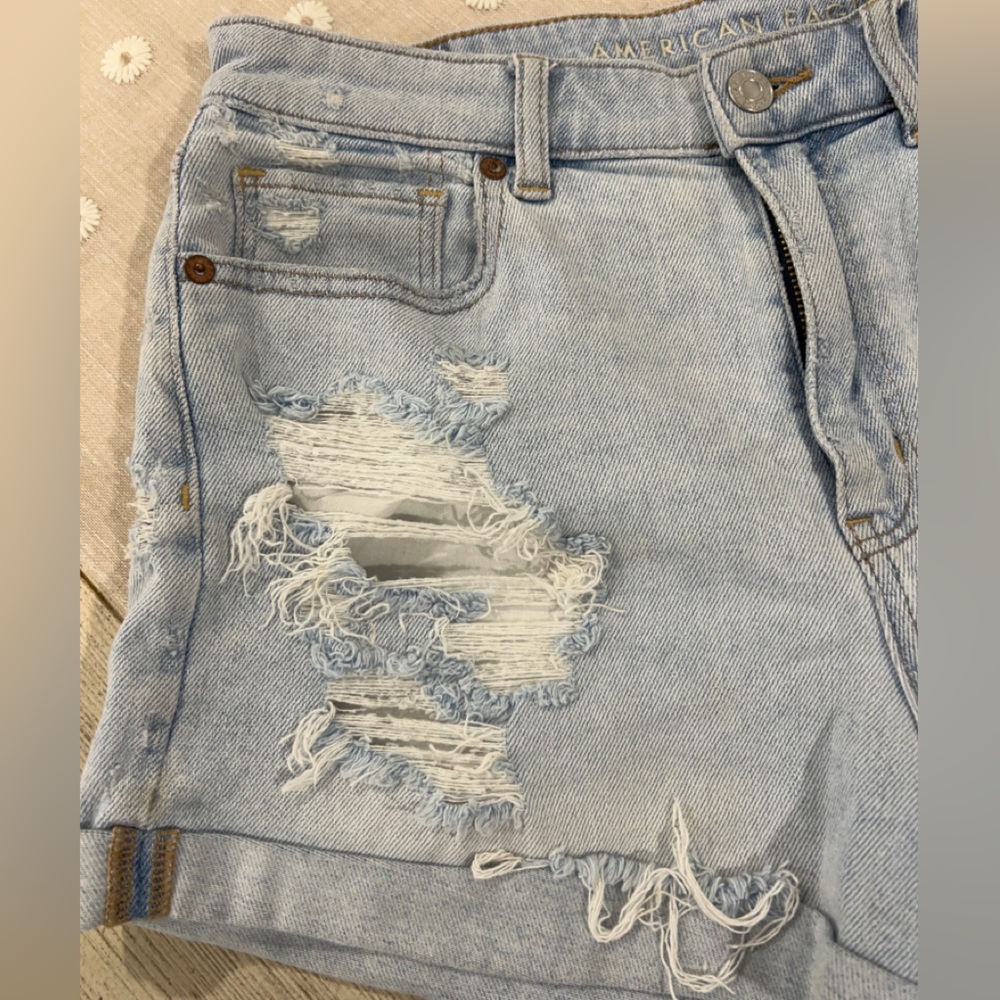 AE Distressed Light Blue Women's Jeans